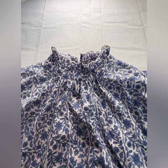 THML Blue White Floral Block Print Ruffle Sleeve Mock Neck Blouse Sz M Preppy - Picture 4 of 6